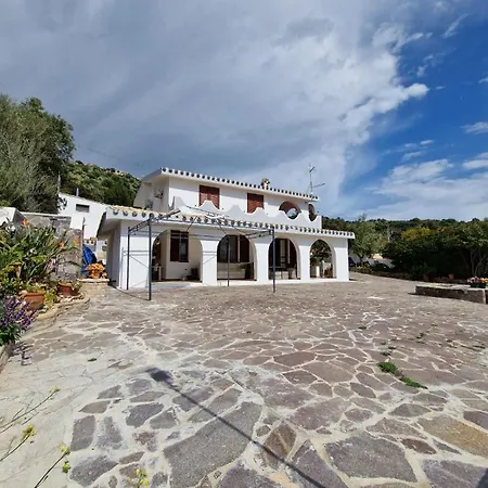 Quattro Archi Villa